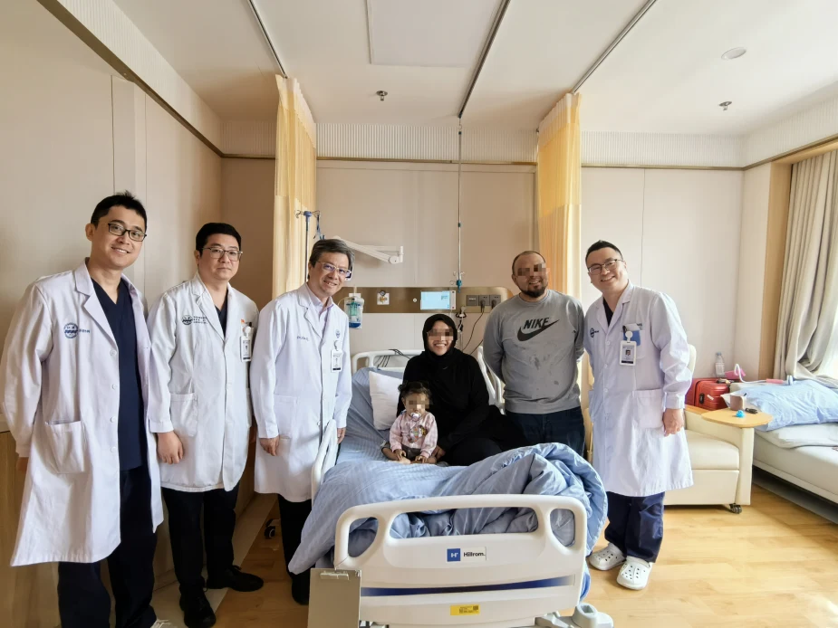 Mother donates liver to daughter: Malaysian child receives liver transplant in Renji, Shanghai
